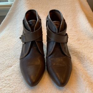 Hive & Honey Taupe Leather Ankle Boot Size 5.5